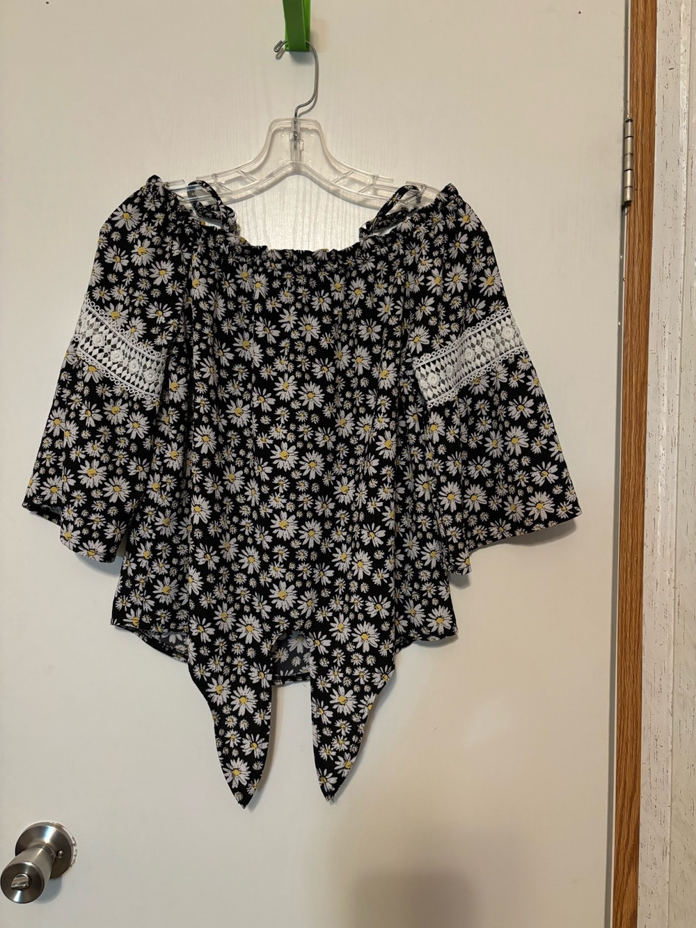 Amy Byer Black Daisy Print Tie-Front Girls Top